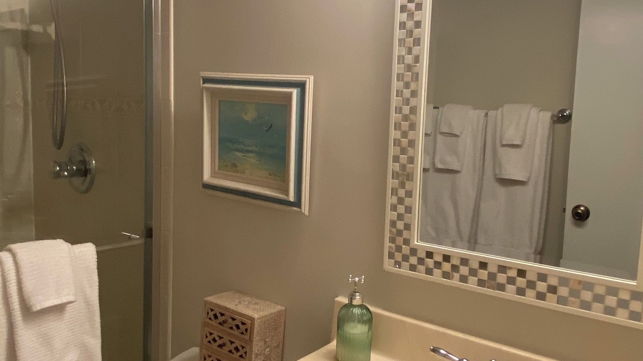 Photo of Bathroom in Surfcrest Village