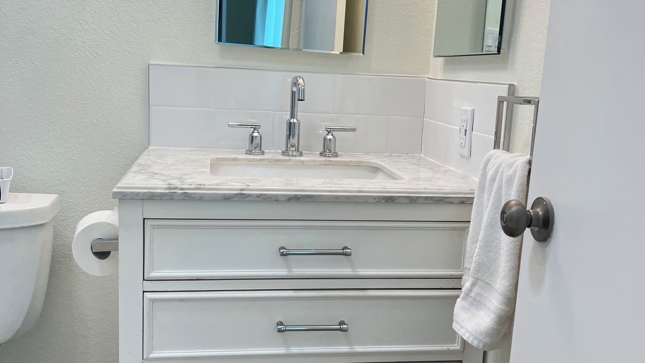 Photo of Bathroom in Greater South River City