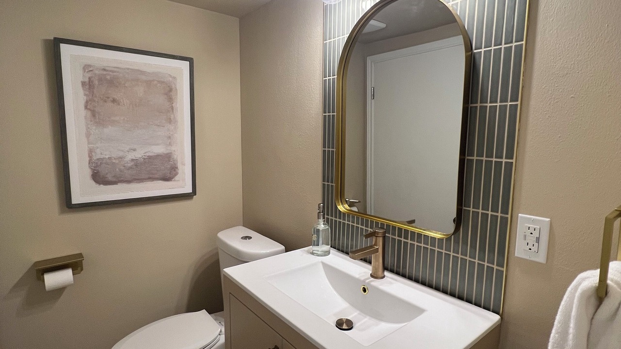 Photo of Bathroom in Greater South River City