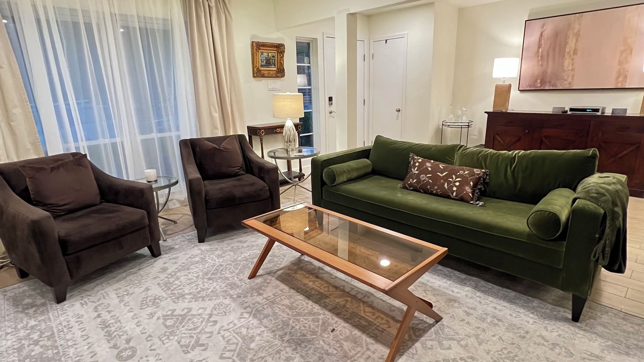 Photo of Livingroom in Greater South River City