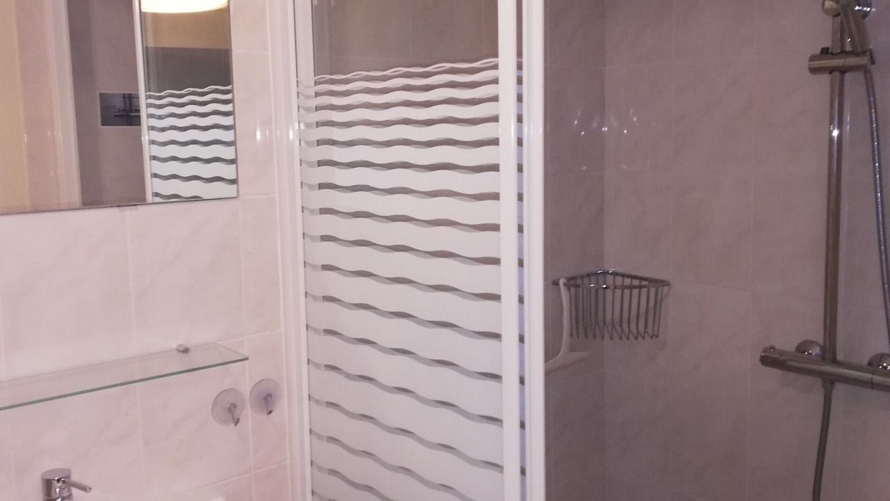 Photo of Bathroom in Fontaine-Etoupefour