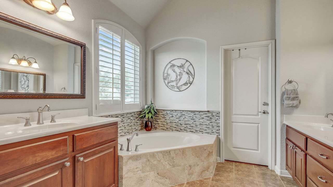 Photo of Bathroom in West Oak Hill