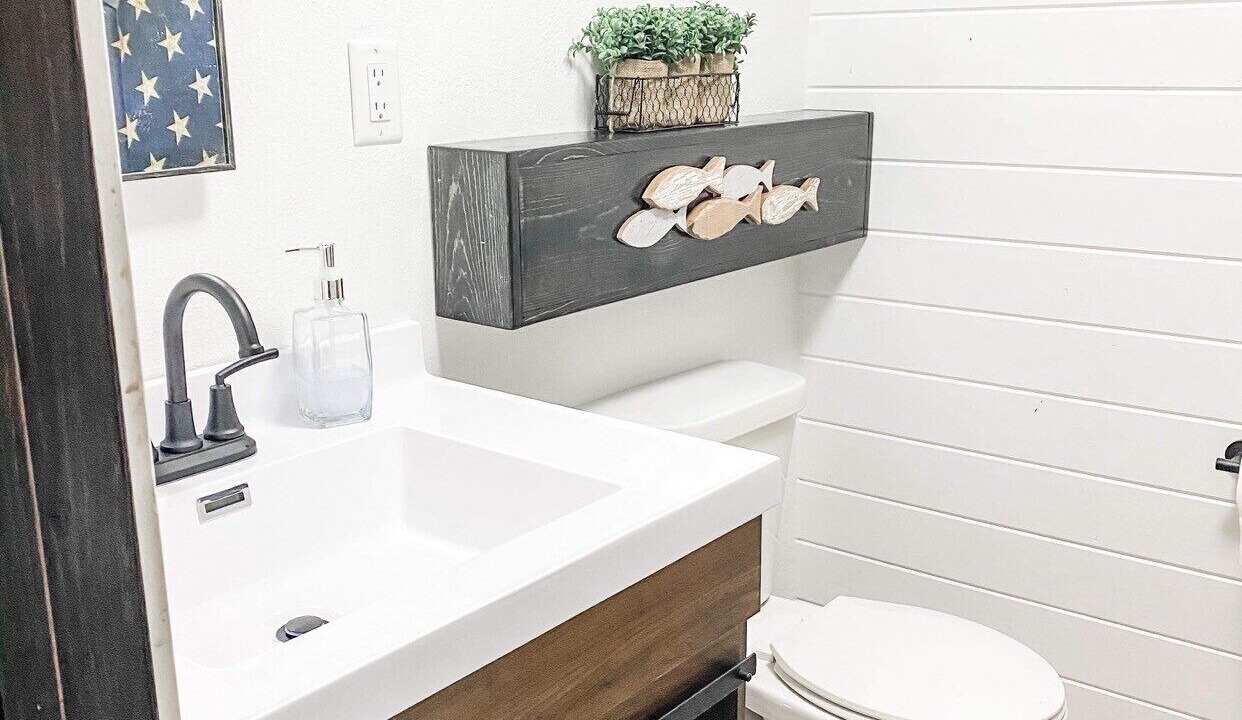 Photo of Bathroom in Sun Valley Lake
