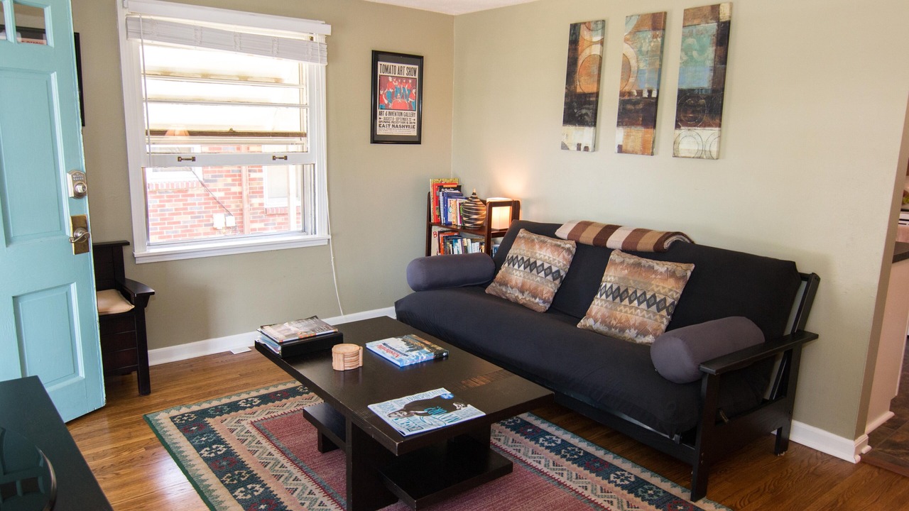 Photo of Livingroom in Lockeland Springs