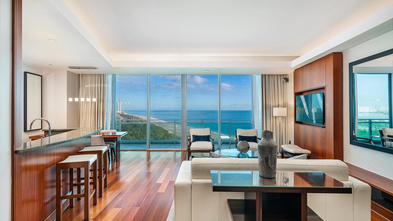 Photo of Livingroom in Bal Harbour