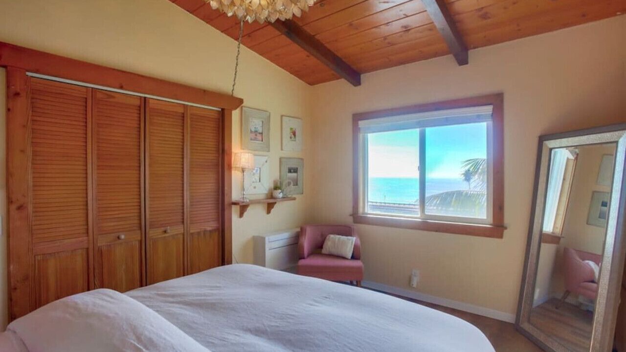 Photo of Bedroom in Cardiff-by-the-Sea