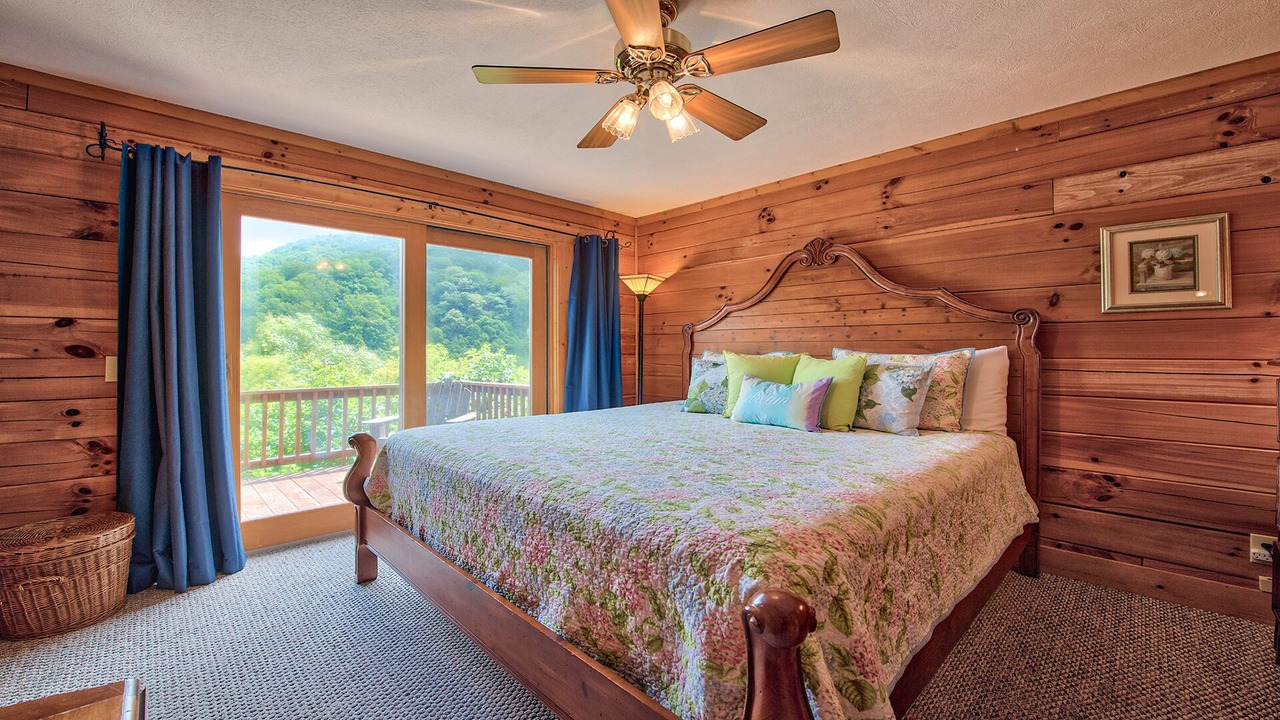 Photo of Bathroom in Maggie Valley