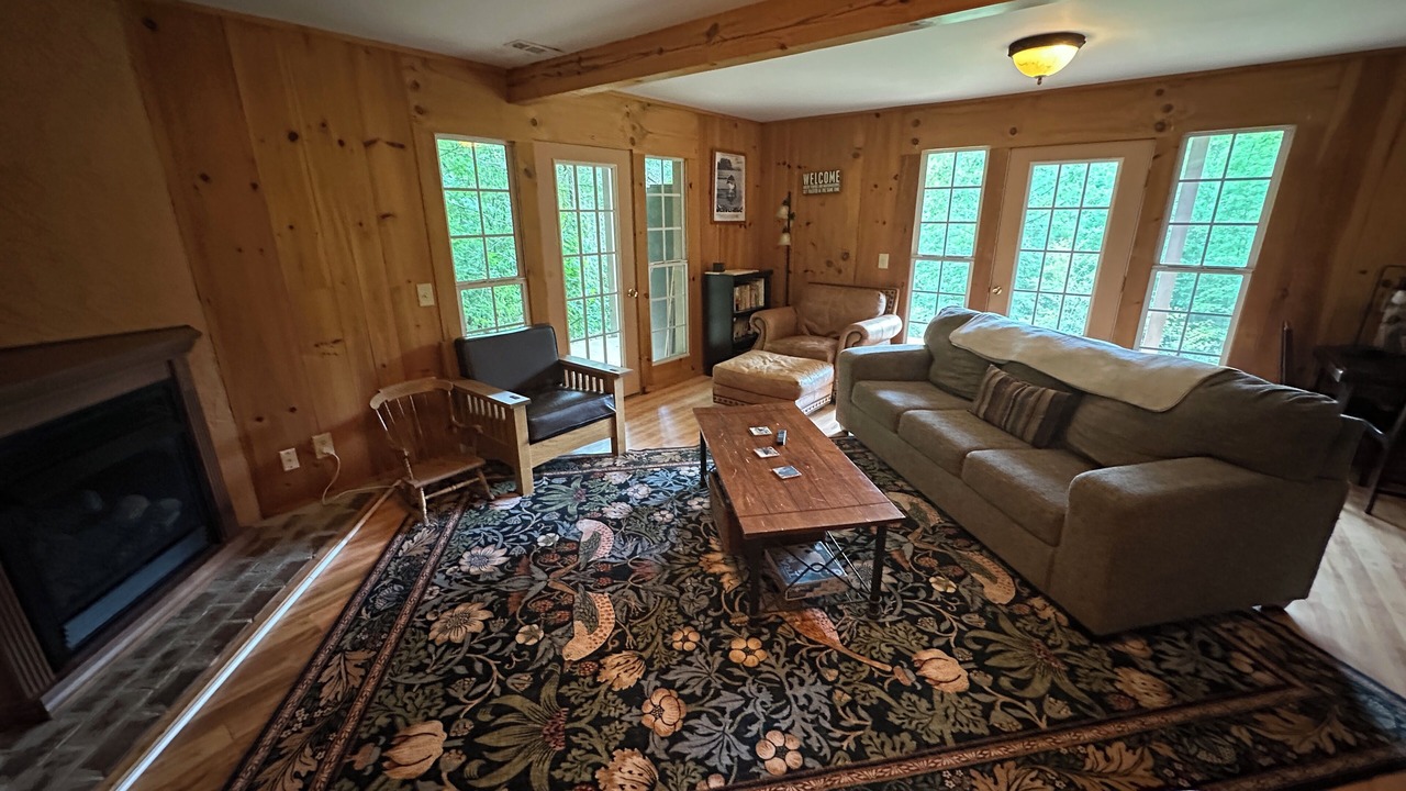 Photo of Livingroom in Clayton