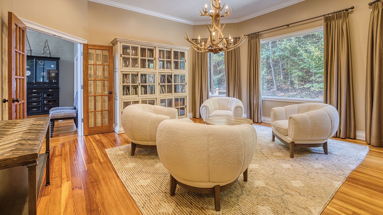 Photo of Others in Mineral Bluff