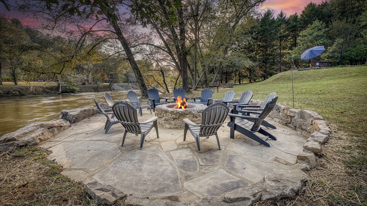 Photo of Others in Mineral Bluff