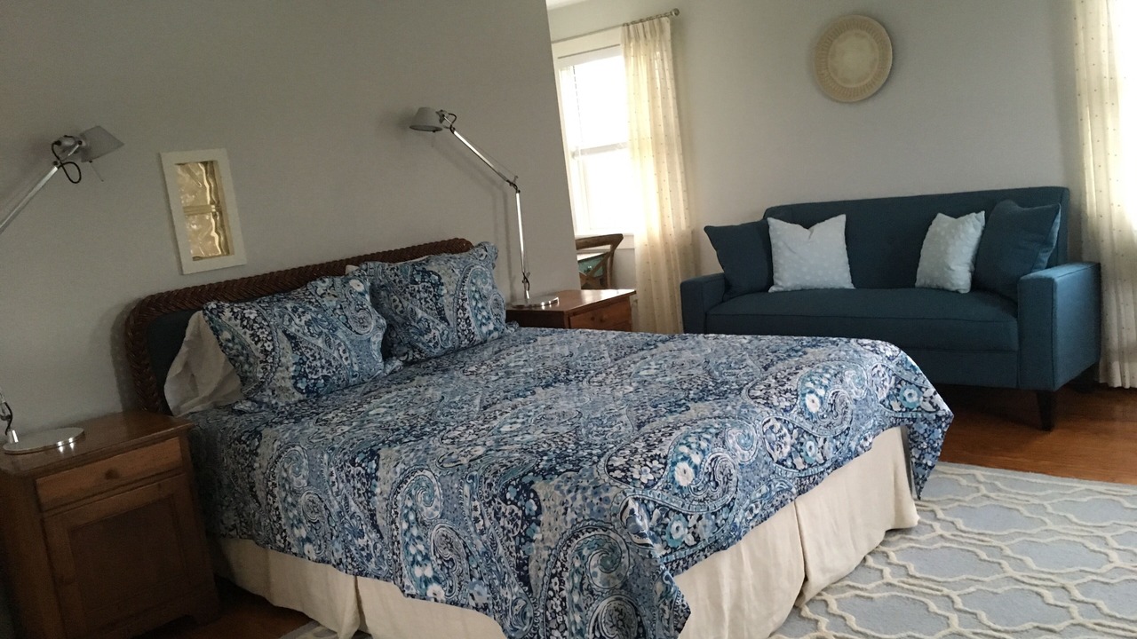 Photo of Bedroom in West of Town