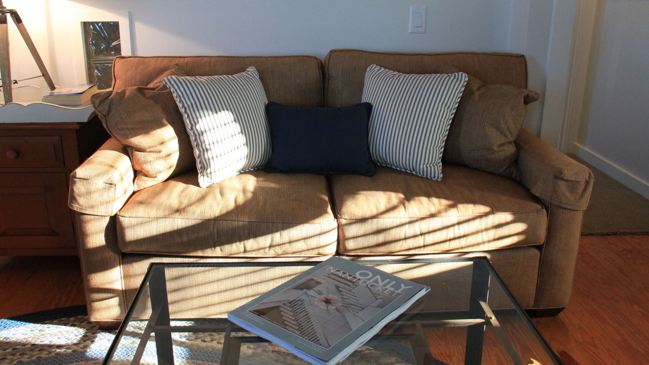 Photo of Livingroom in West of Town