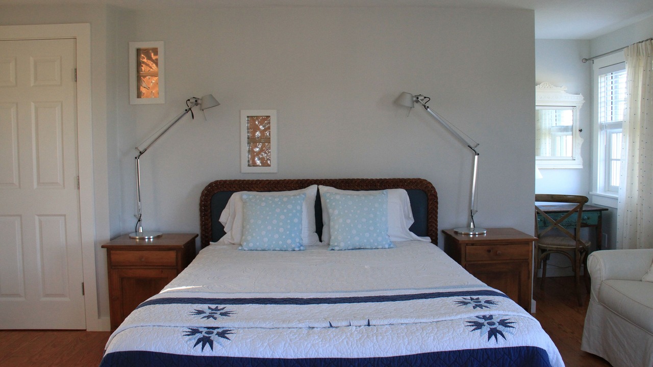 Photo of Bedroom in West of Town