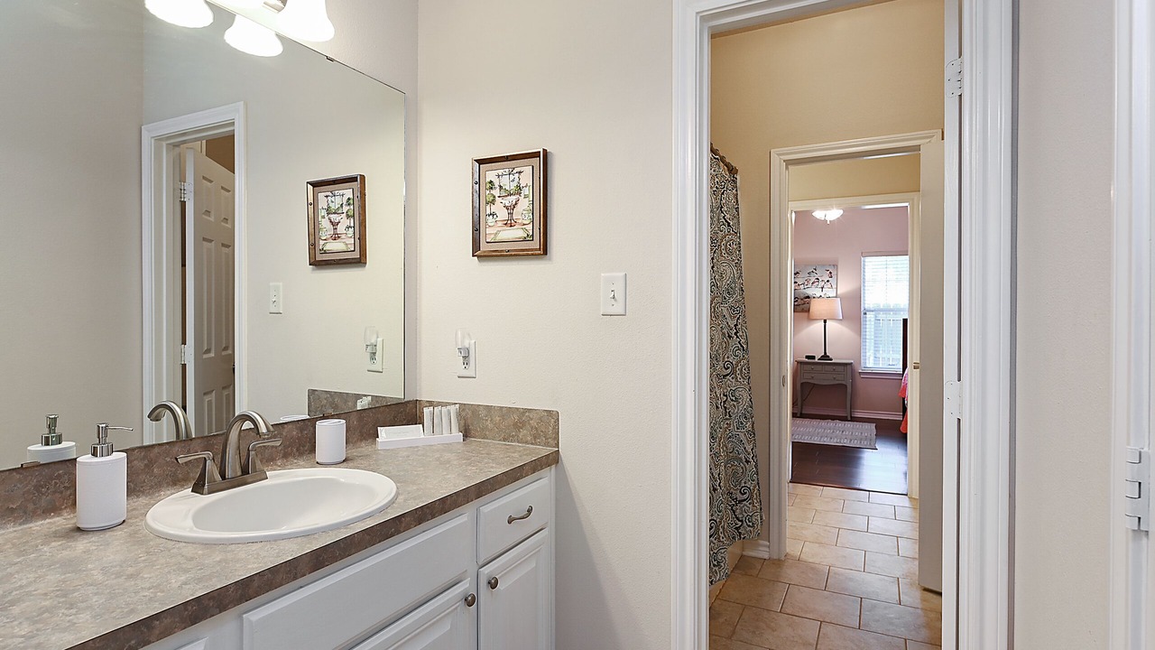 Photo of Bathroom in Southwood Valley