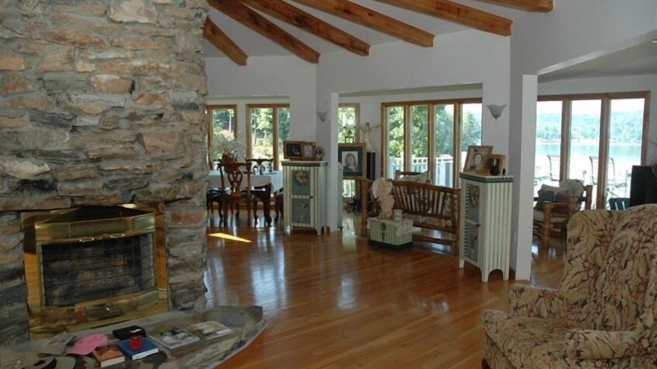 Photo of Livingroom in Forest Lake Heights