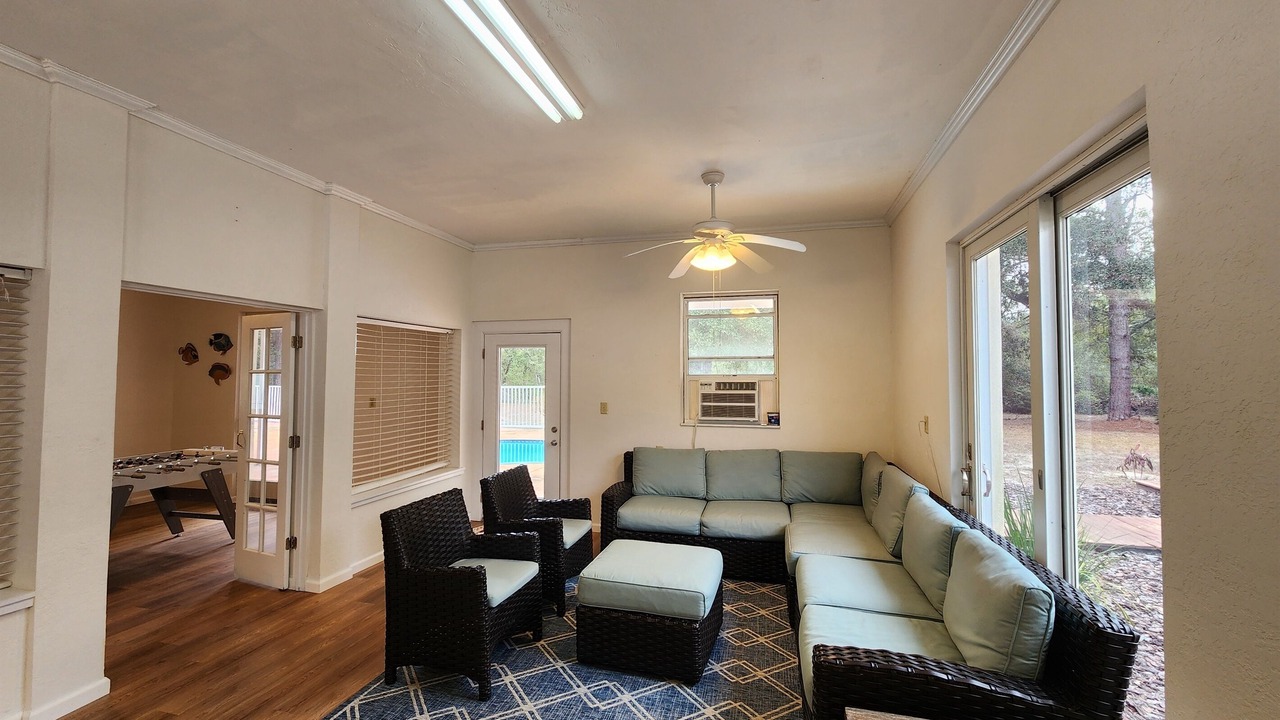 Photo of Livingroom in Carrabelle