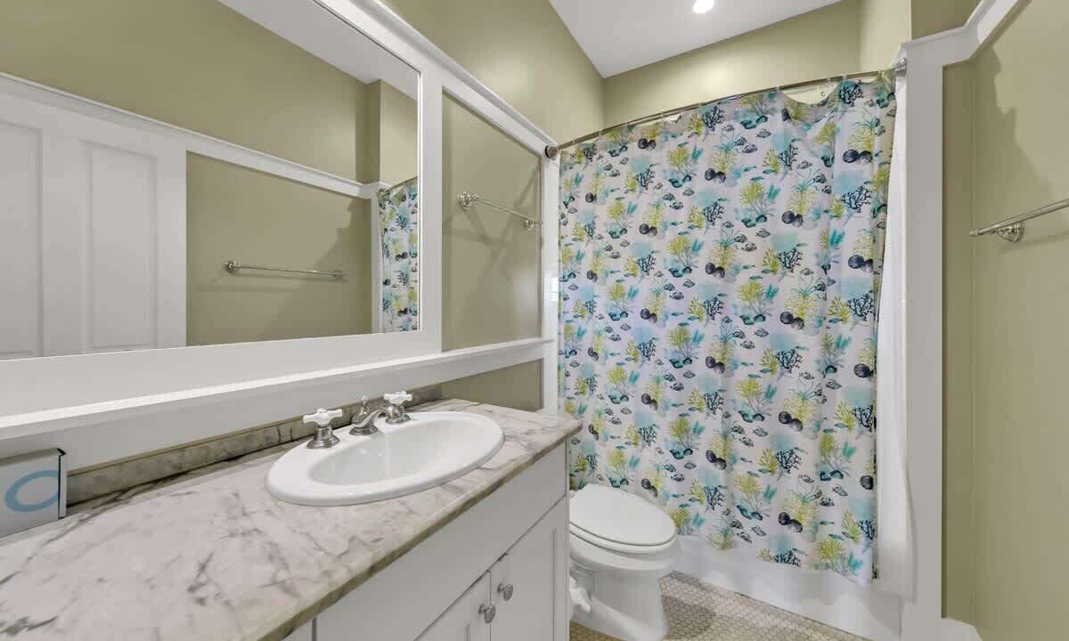 Photo of Bathroom in Delos