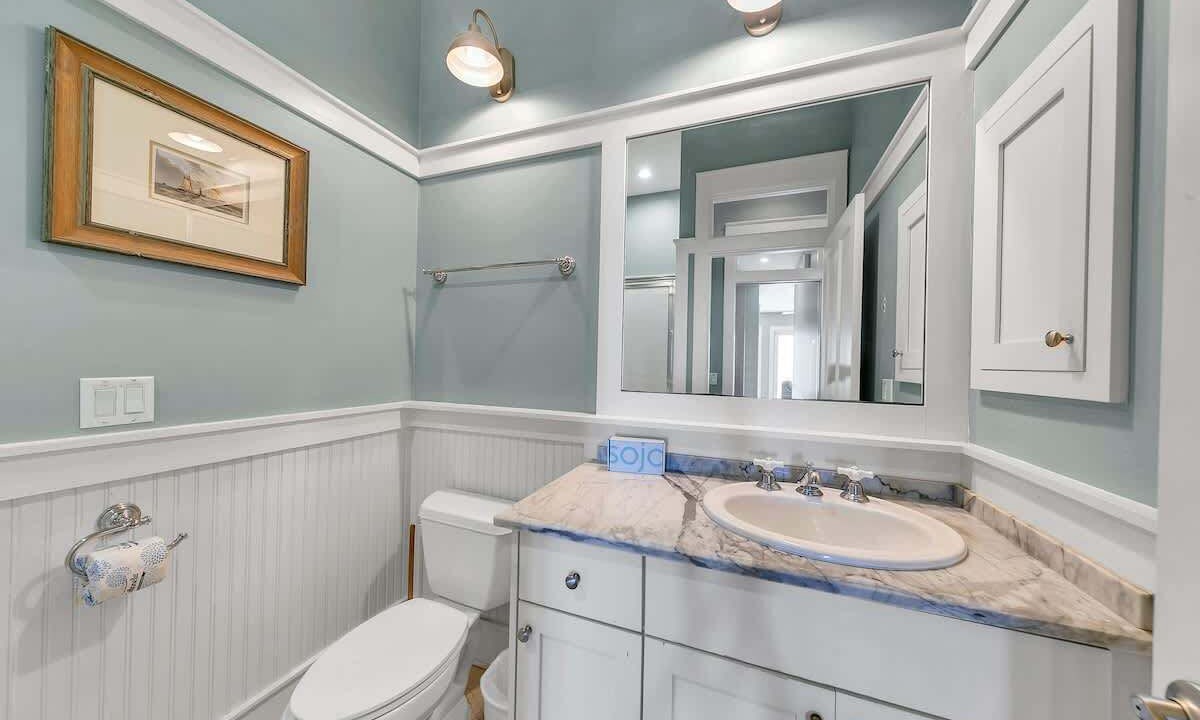 Photo of Bathroom in Delos