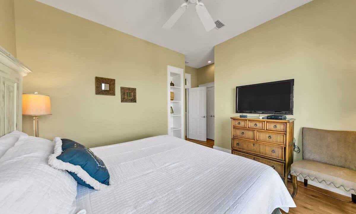 Photo of Bedroom in Delos