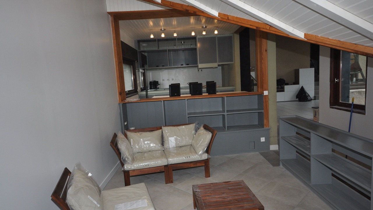 Photo of Others in Cravant