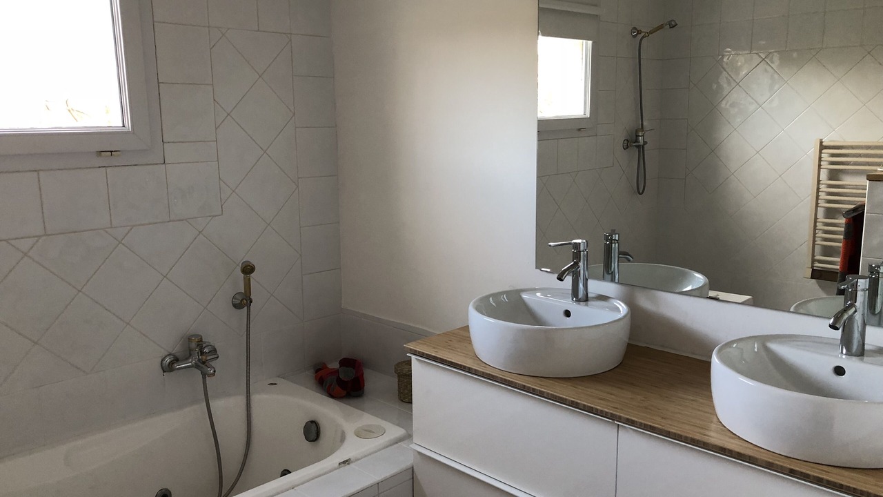 Photo of Bathroom in Puimisson