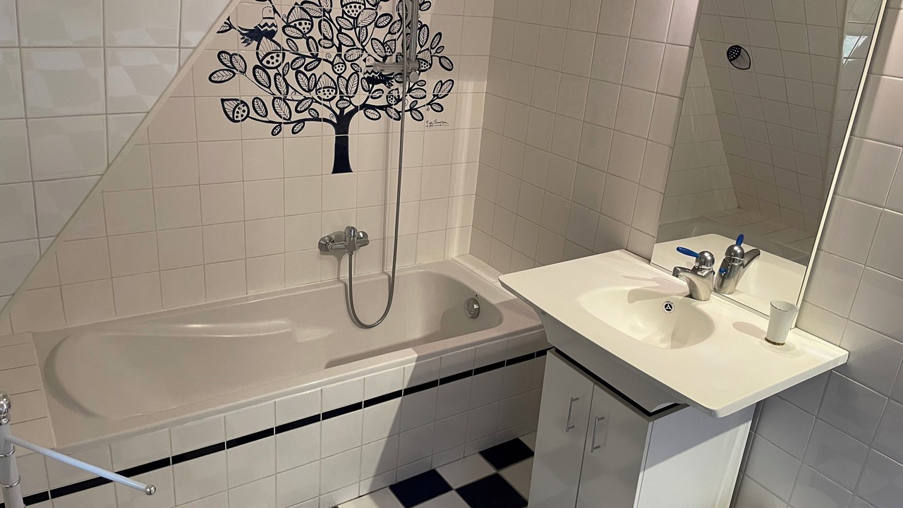 Photo of Bathroom in Chambray