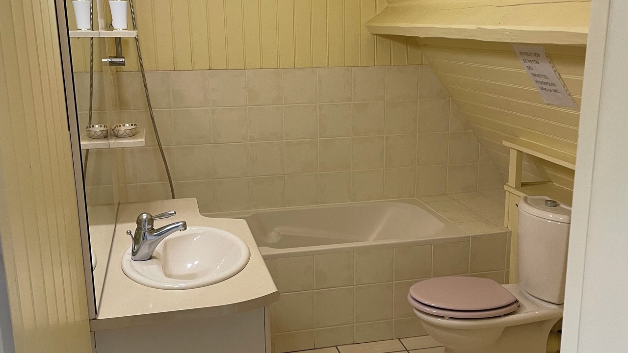 Photo of Bathroom in Chambray