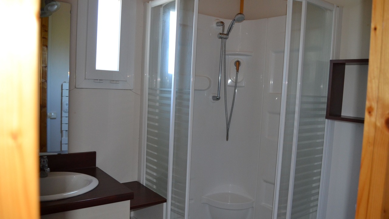 Photo of Bathroom in Rieupeyroux