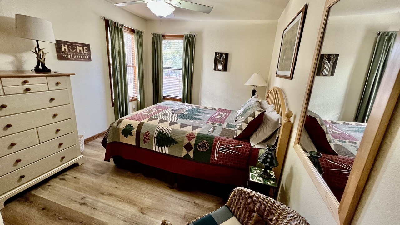 Photo of Bedroom in Munds Park