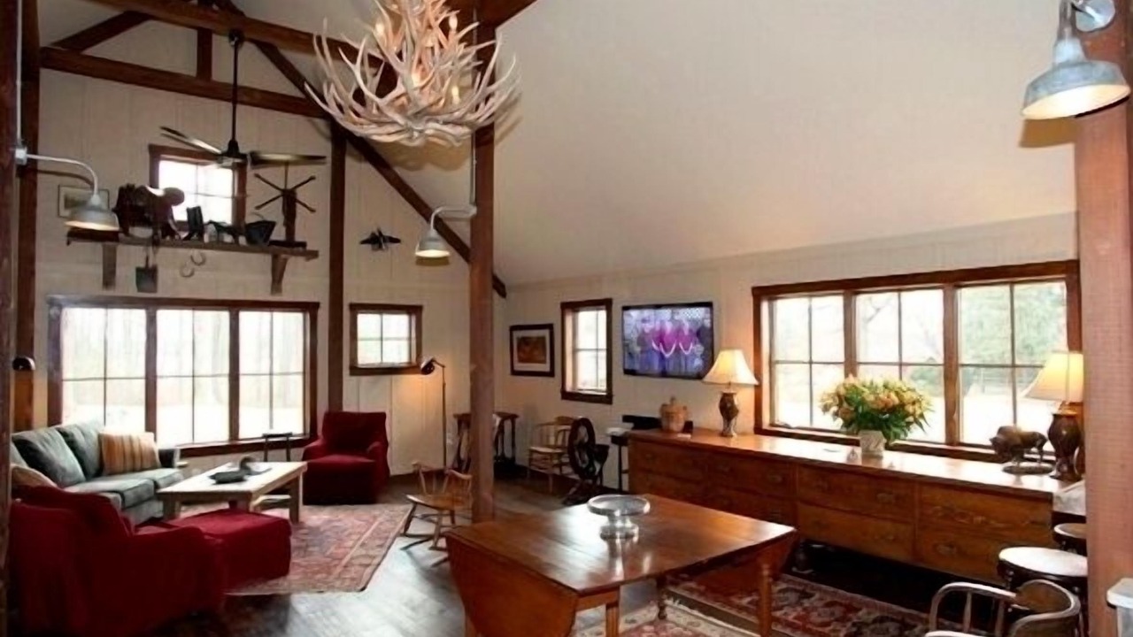 Photo of Livingroom in Edgewater