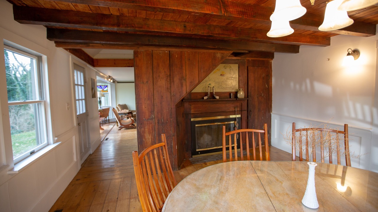 Photo of Livingroom in Truro