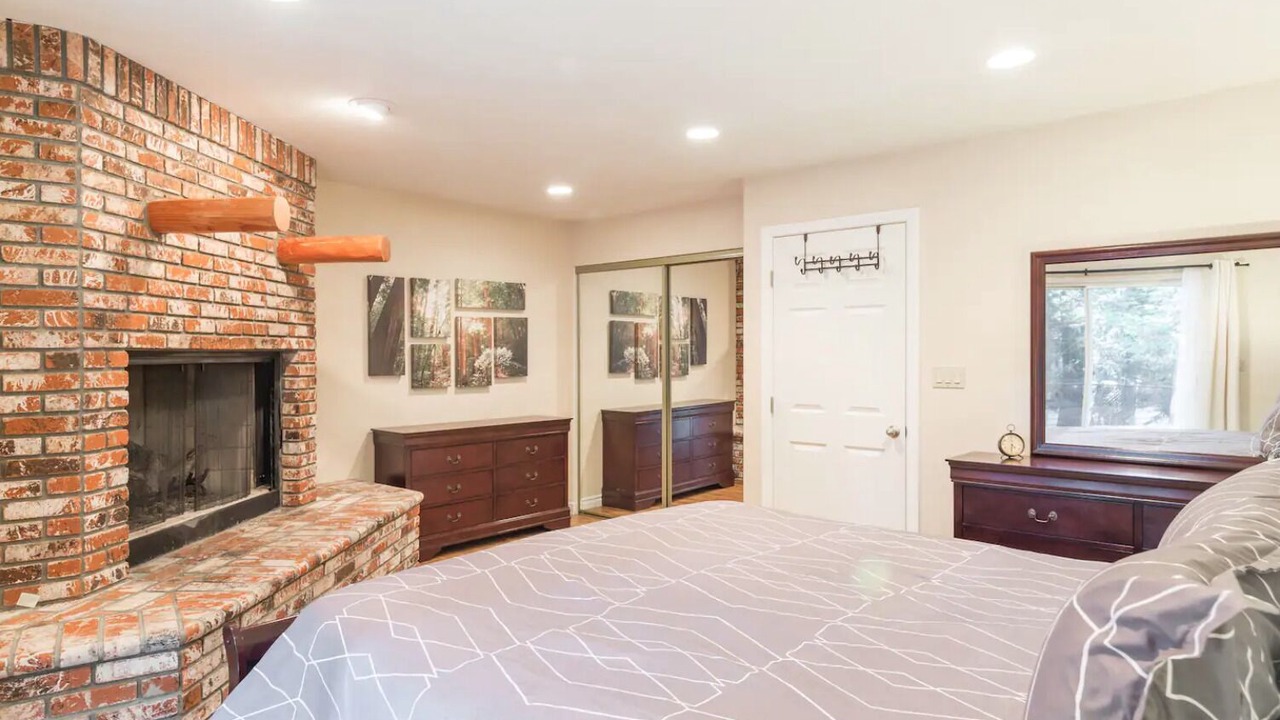 Photo of Bedroom in Cedar Glen