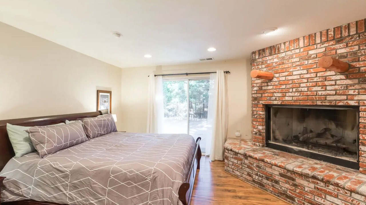 Photo of Bedroom in Cedar Glen
