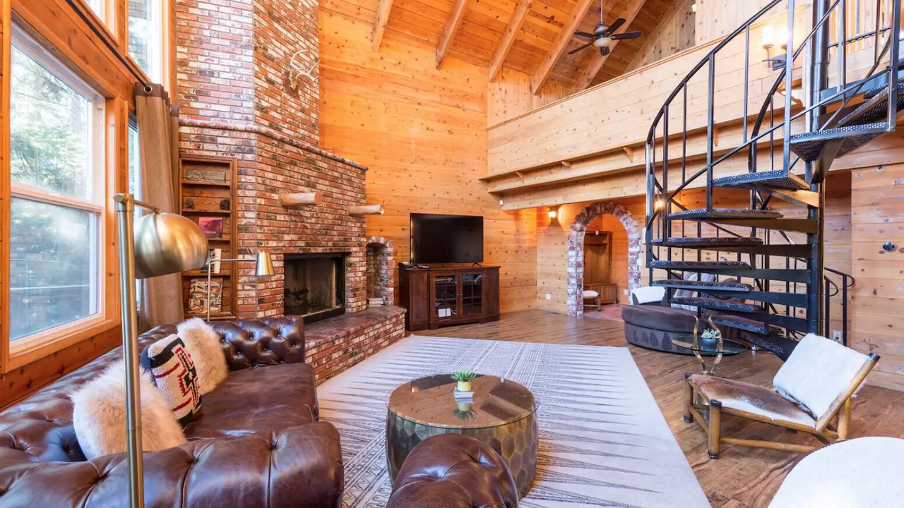 Photo of Livingroom in Cedar Glen