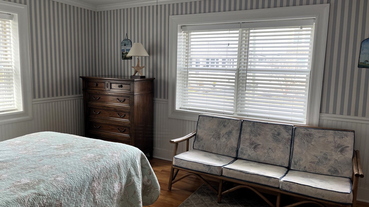 Photo of Others in Wall