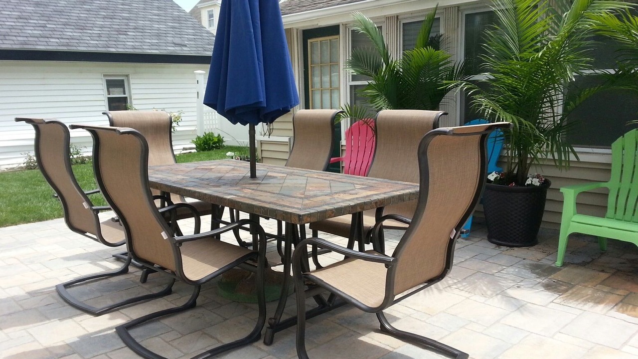 Photo of Others in Wall