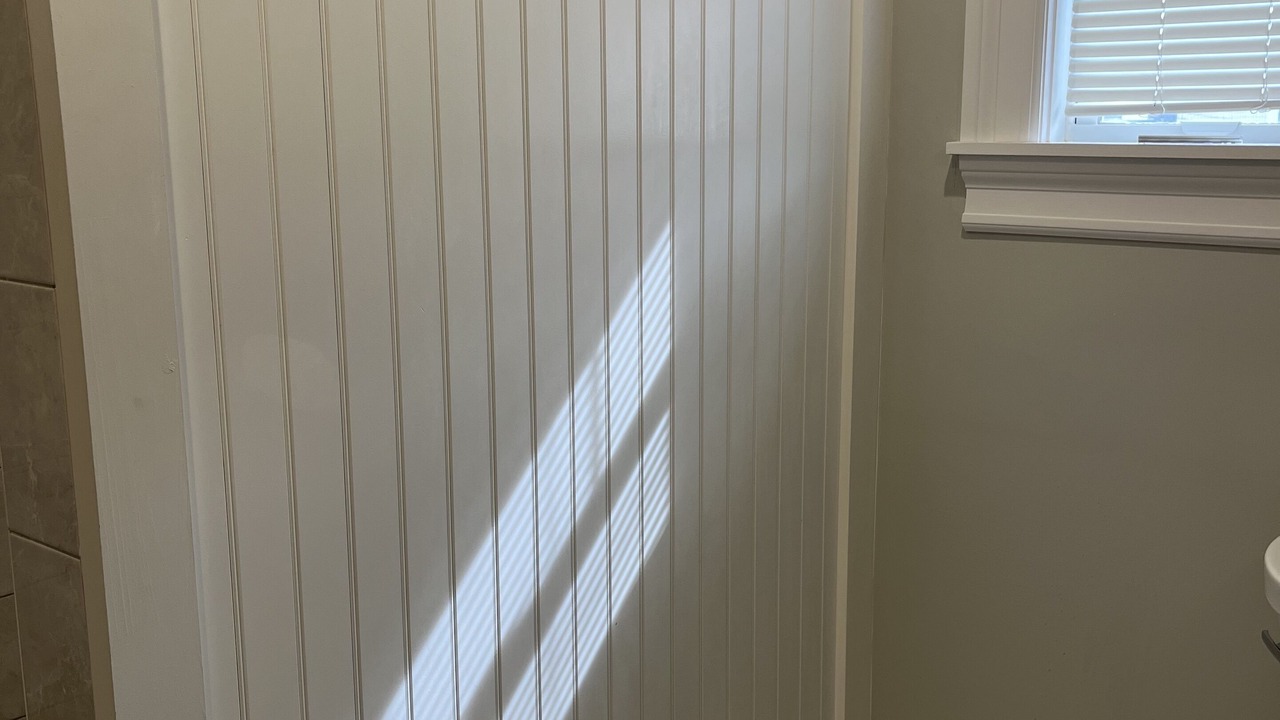 Photo of Bathroom in Wall