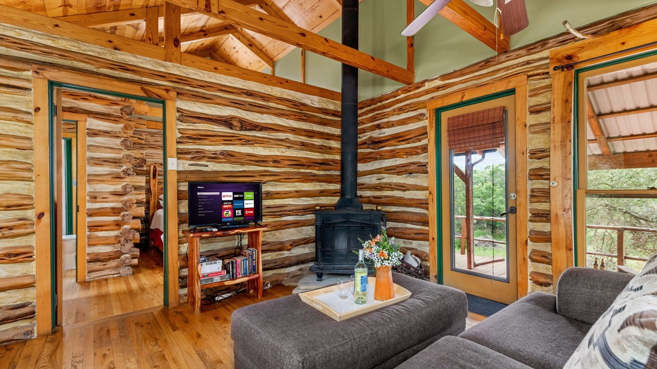 Photo of Livingroom in Canyon Lake