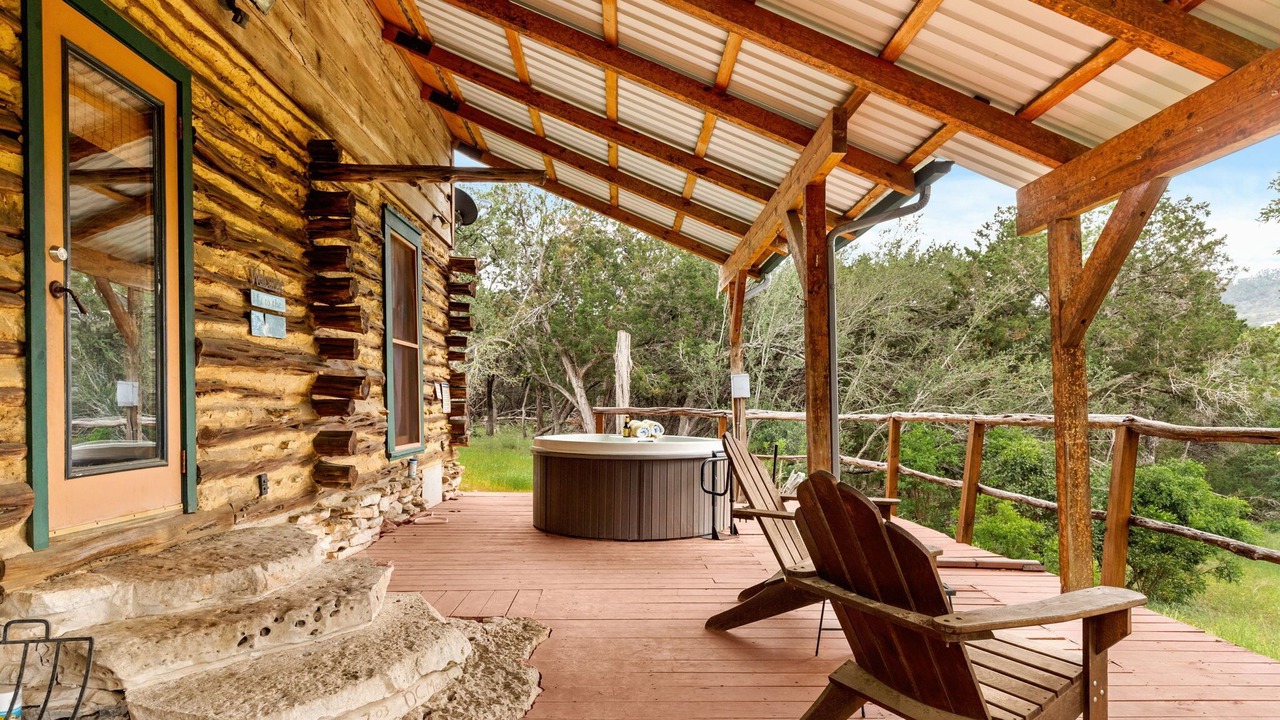 Photo of Patio Balcony in Canyon Lake