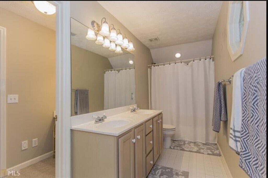 Photo of Others in Reynolds Landing