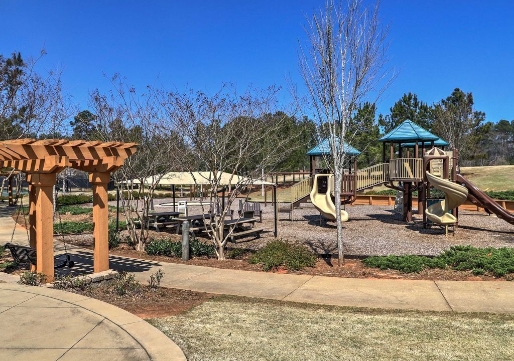 Photo of Others in Reynolds Landing