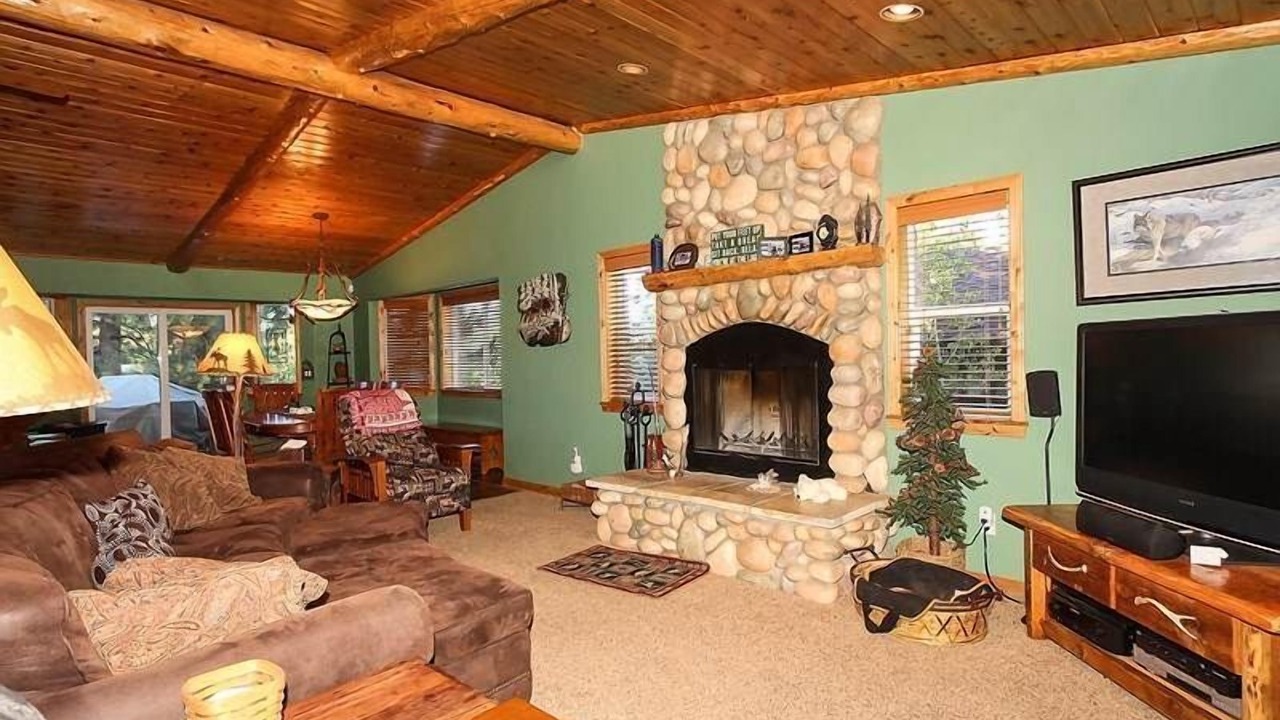Photo of Livingroom in Big Bear Lake