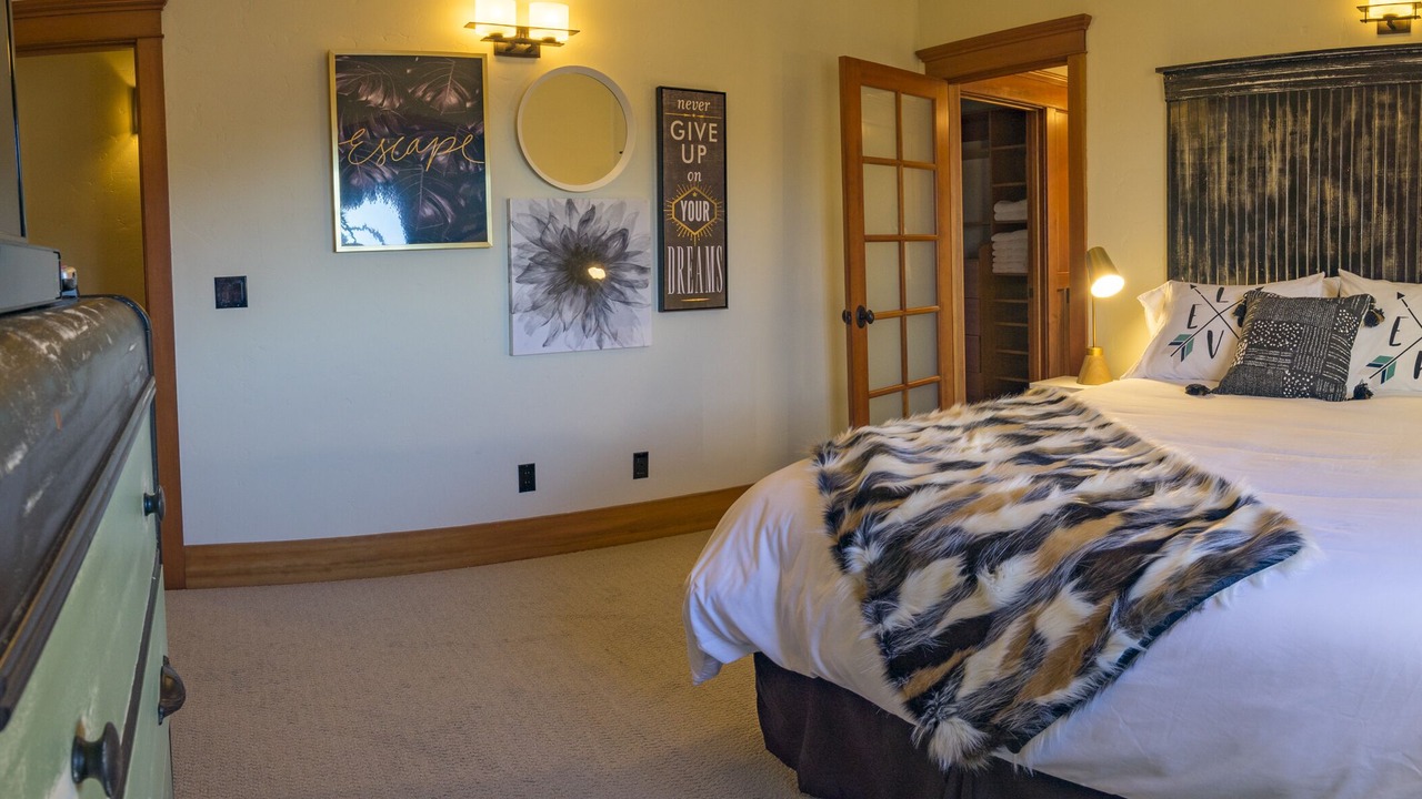 Photo of Bedroom in Astoria