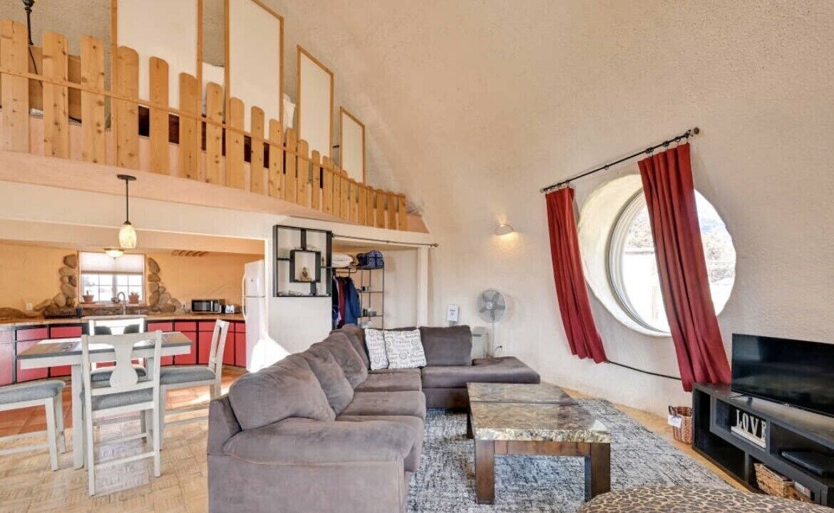 Photo of Livingroom in Crestone