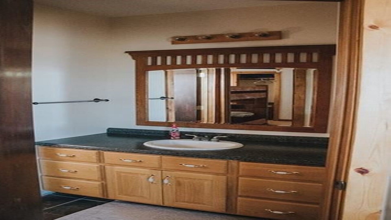 Photo of Bathroom in Cane Beds