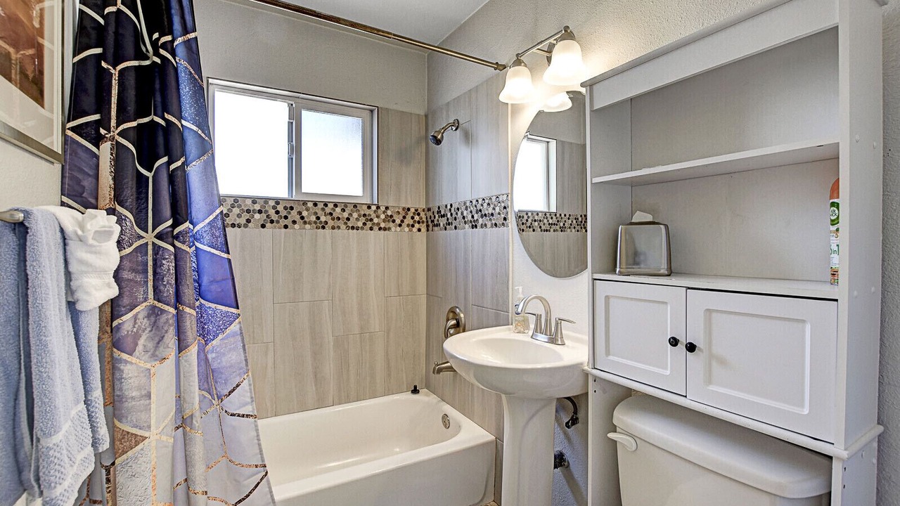 Photo of Bathroom in Rancho Oakey