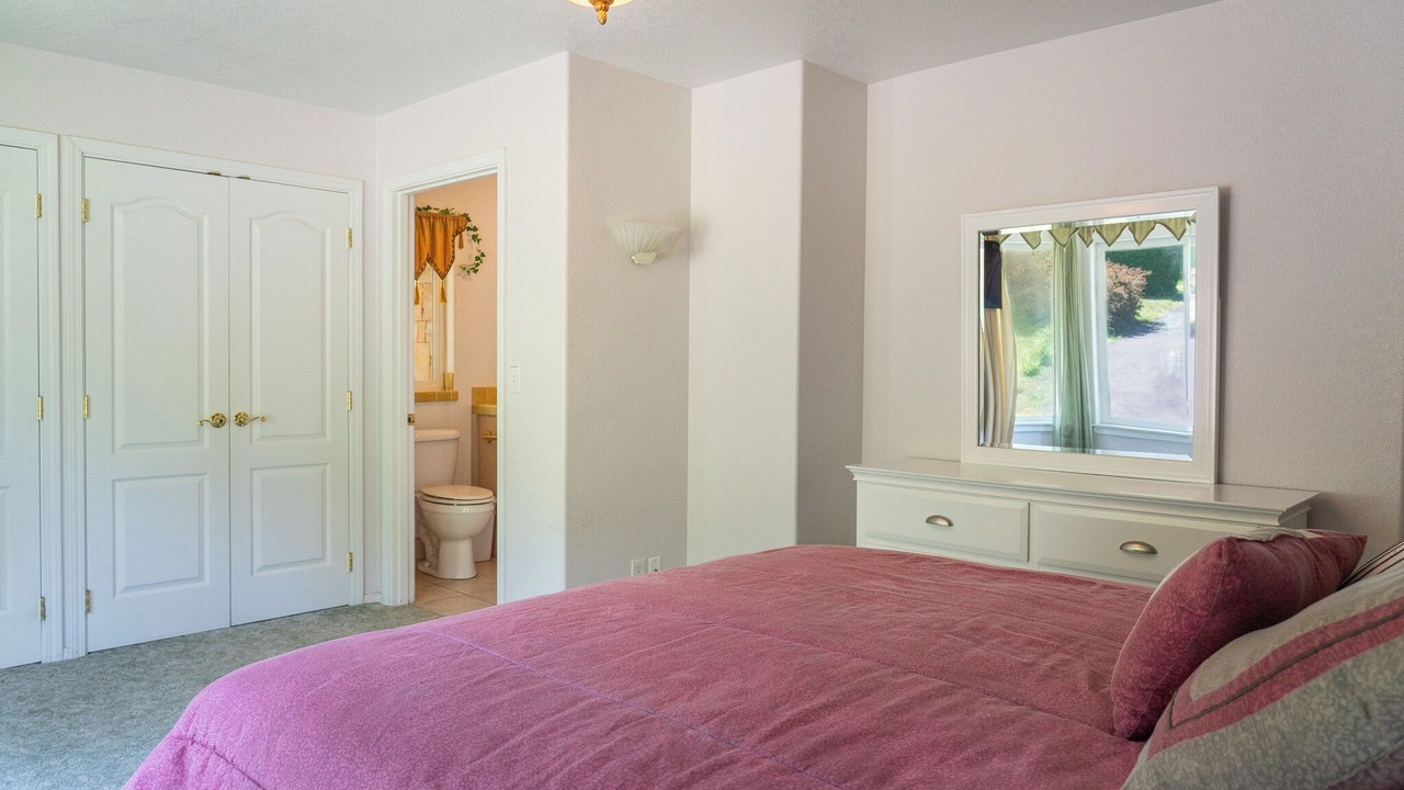 Photo of Bedroom in Smith River