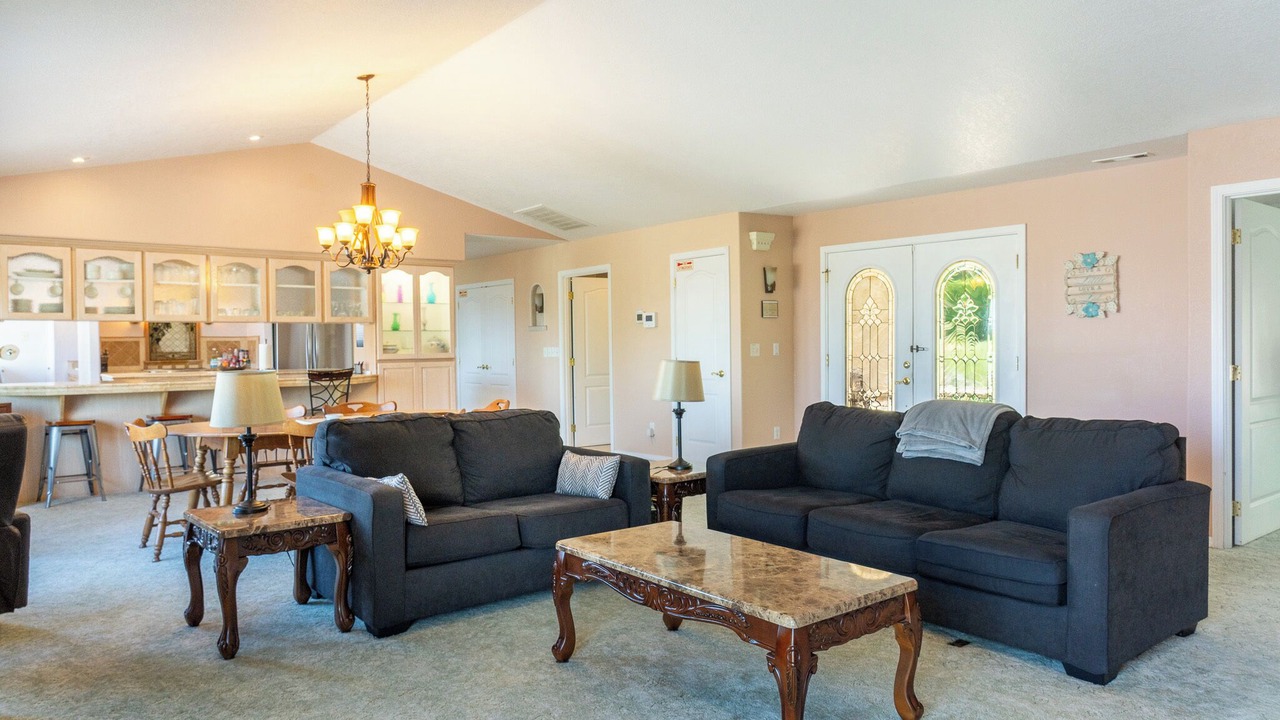 Photo of Livingroom in Smith River