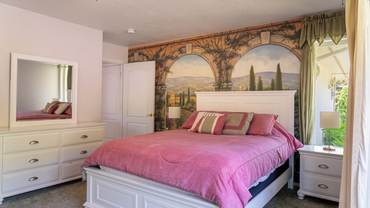 Photo of Bedroom in Smith River