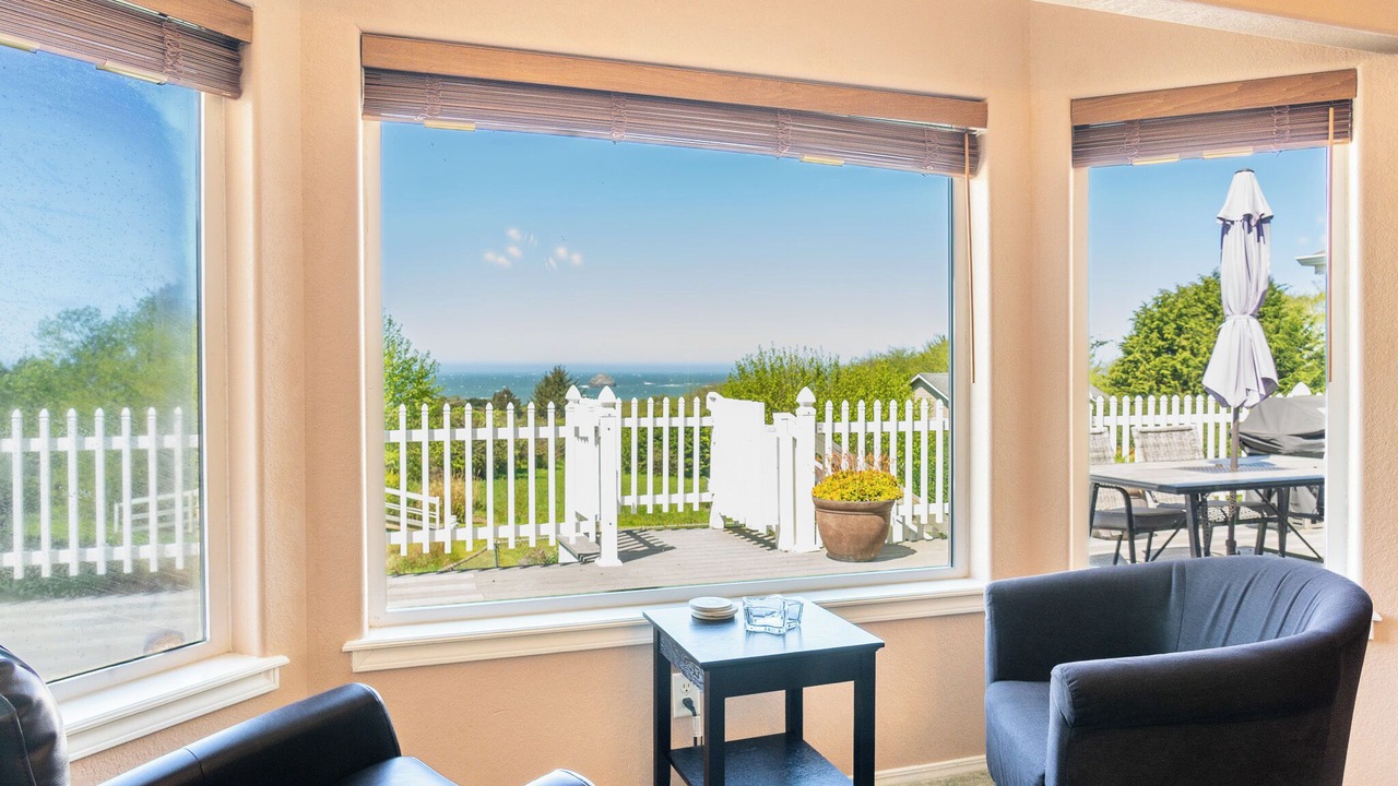 Photo of Livingroom in Smith River